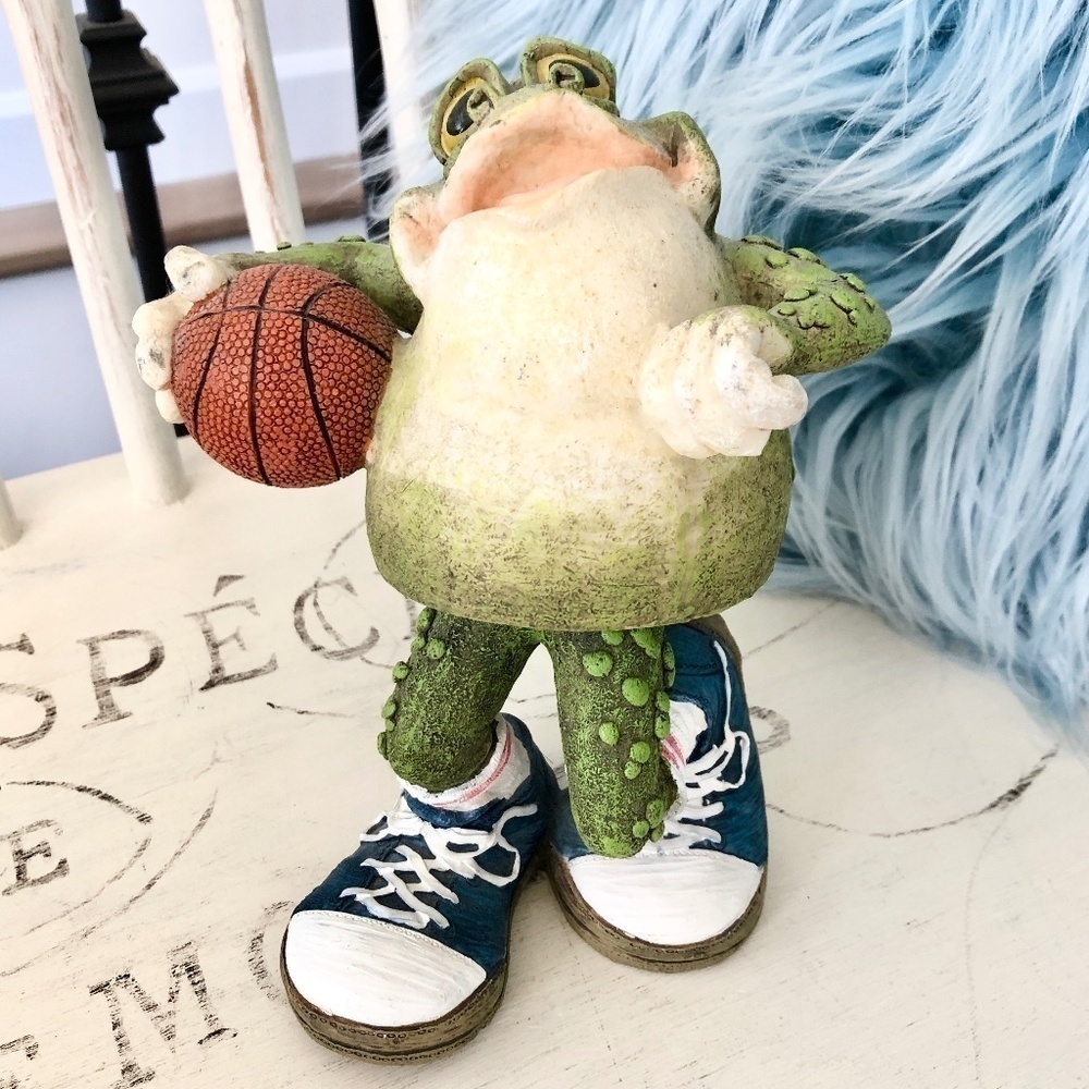 Basketball, Player, Frog, Bobblehead, Polystone, Figurine, Good Condition‎